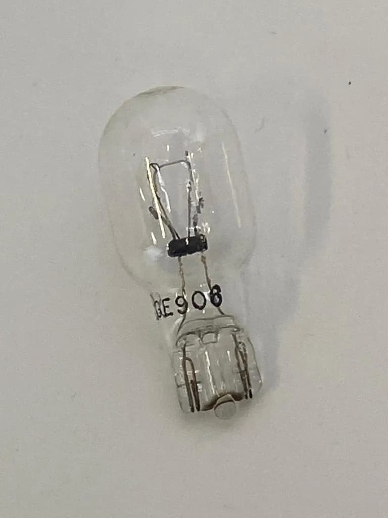 Art. L1.02.02.FL-143   Flipper-Blitzlampe Glassockel GE-906