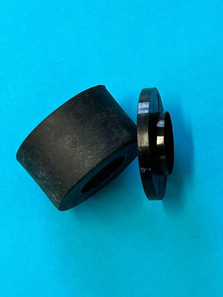 Art. F3.03.06.P4P-12   Gummipuffer Ullrich-Sport mit Gleitring